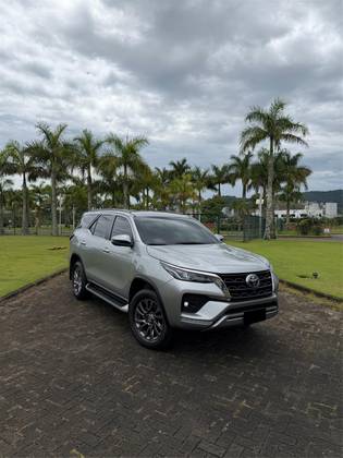 TOYOTA HILUX SW4 2.8 SRX 4X4 16V TURBO INTERCOOLER DIESEL 4P AUTOMÁTICO